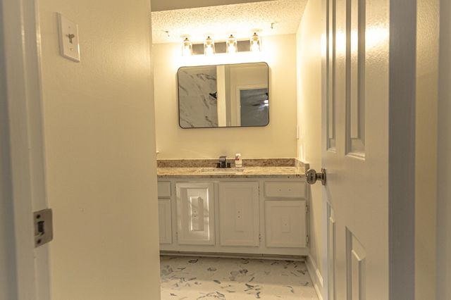 2265 EASTON DR, Cordova, TN 38016