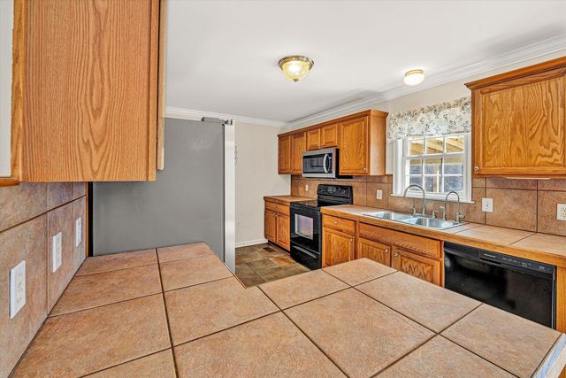 1840 Bluewater DR, Moneta, VA 24121