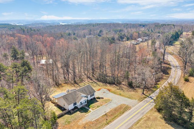 1840 Bluewater DR, Moneta, VA 24121