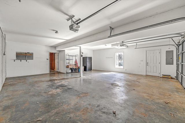 1840 Bluewater DR, Moneta, VA 24121