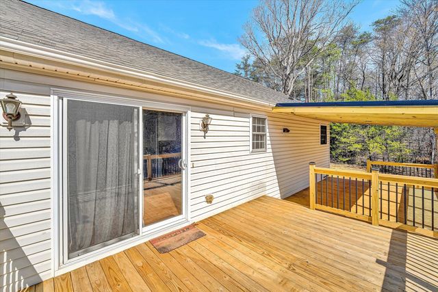 1840 Bluewater DR, Moneta, VA 24121