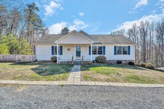 1840 Bluewater DR, Moneta, VA 24121