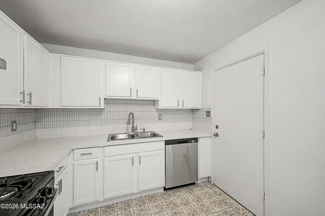 5207 S Champion Stravenue, Tucson, AZ 85706