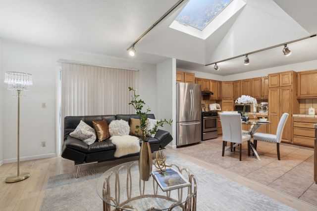 828 Weeks Street, East Palo Alto, CA 94303