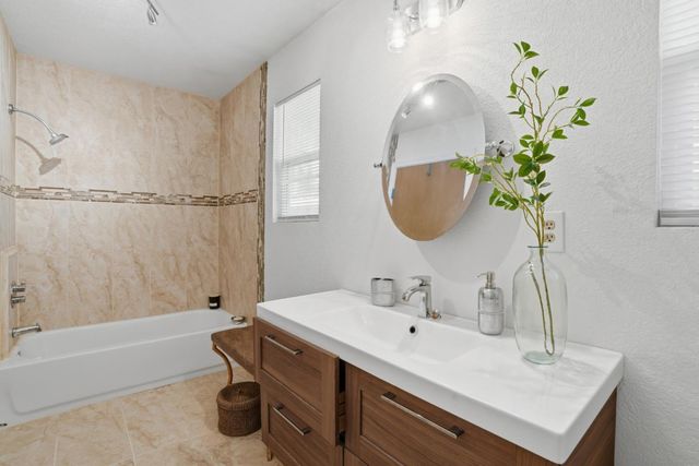 828 Weeks Street, East Palo Alto, CA 94303