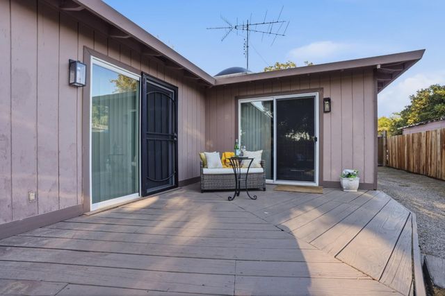 828 Weeks Street, East Palo Alto, CA 94303