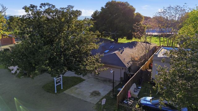 828 Weeks Street, East Palo Alto, CA 94303