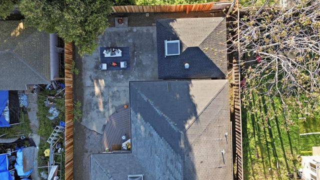 828 Weeks Street, East Palo Alto, CA 94303