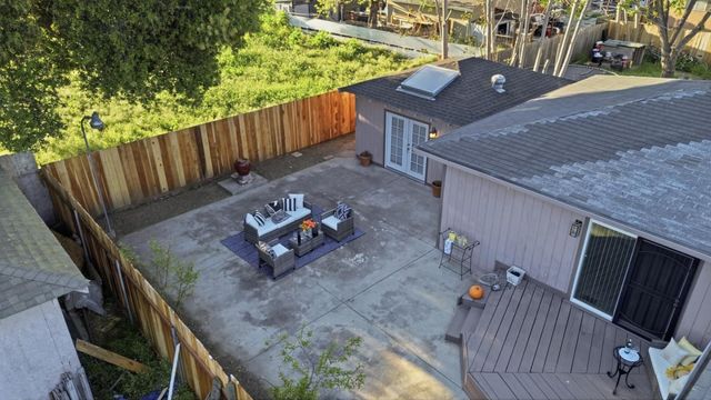 828 Weeks Street, East Palo Alto, CA 94303