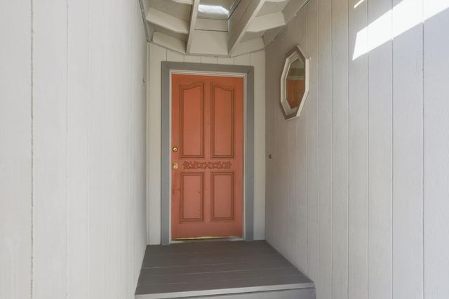 828 Weeks Street, East Palo Alto, CA 94303