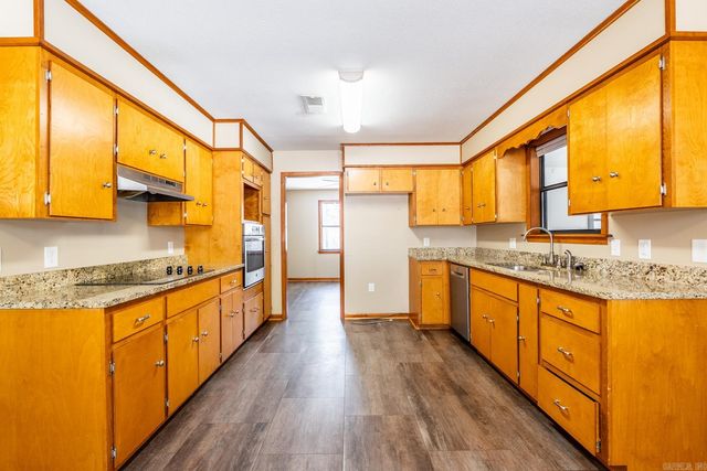 11 Sharon, Conway, AR 72034