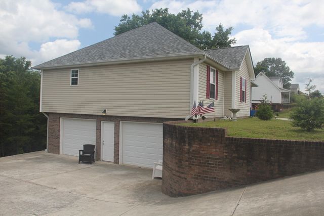 1055 Trojan Run Drive, Soddy Daisy, TN 37379