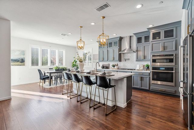 20 Hospital Road, Hollister, CA 95023