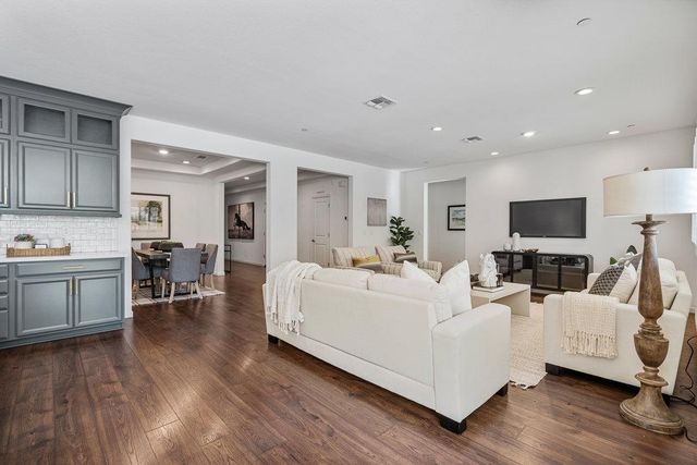 20 Hospital Road, Hollister, CA 95023