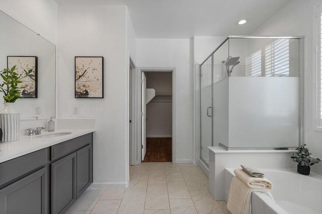 20 Hospital Road, Hollister, CA 95023