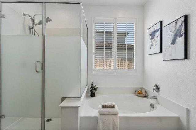 20 Hospital Road, Hollister, CA 95023