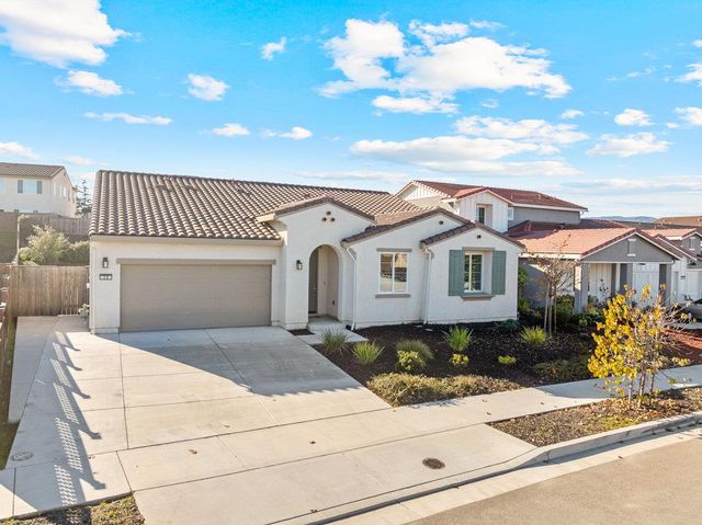 20 Hospital Road, Hollister, CA 95023