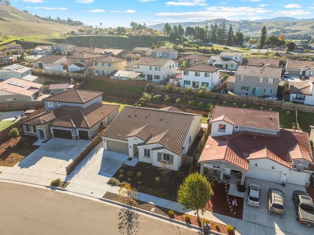 20 Hospital Road, Hollister, CA 95023