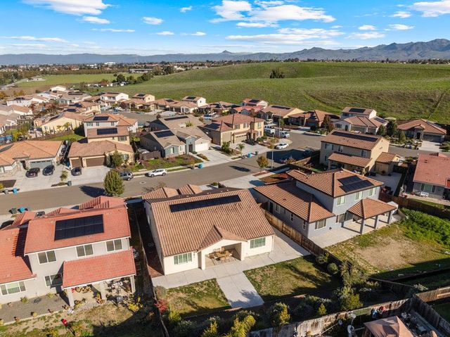 20 Hospital Road, Hollister, CA 95023