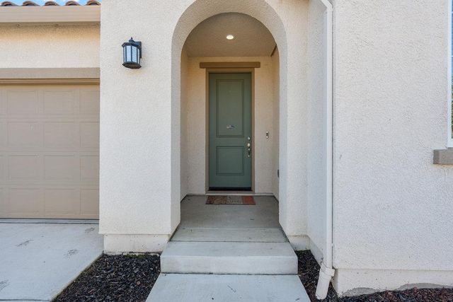 20 Hospital Road, Hollister, CA 95023