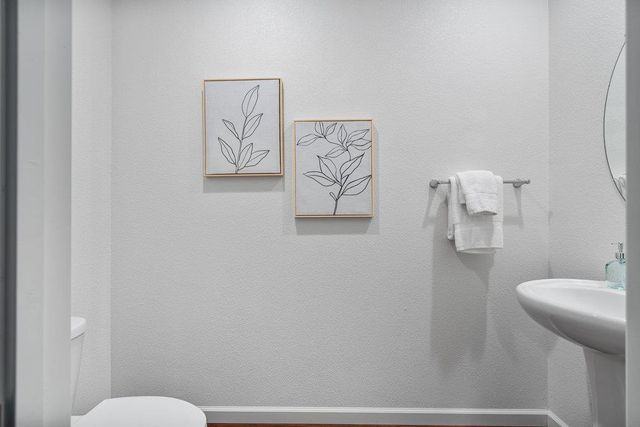 20 Hospital Road, Hollister, CA 95023