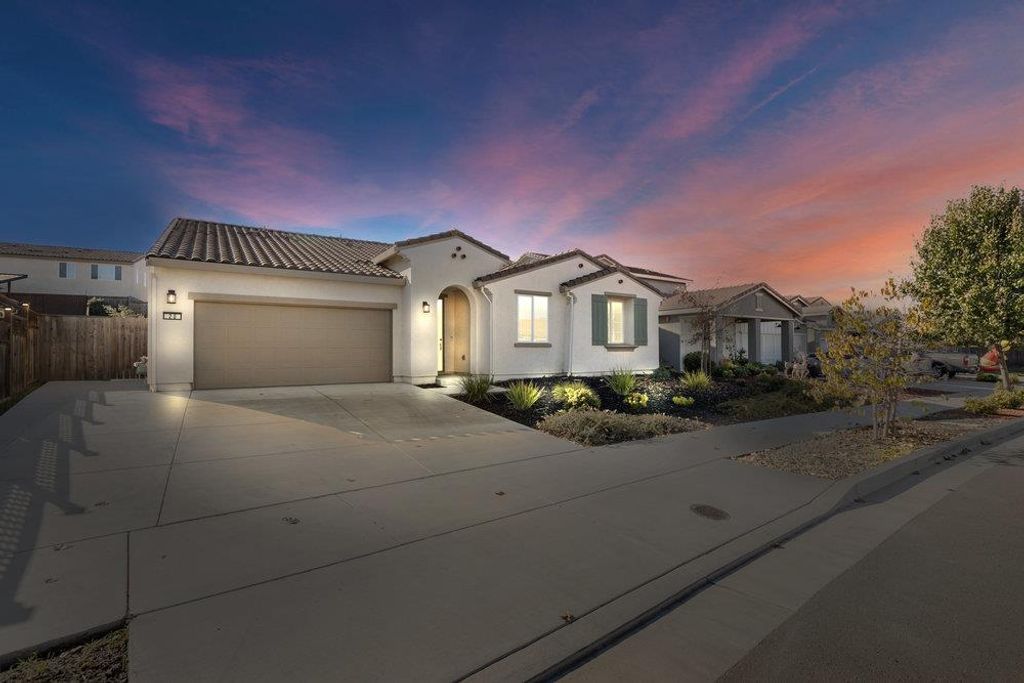 20 Hospital Road, Hollister, CA 95023