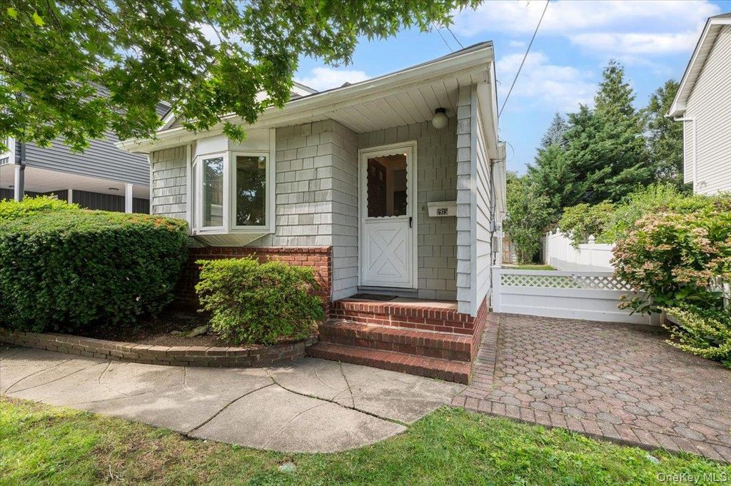 1915 Carroll Avenue, Merrick, NY 11566 — exterior