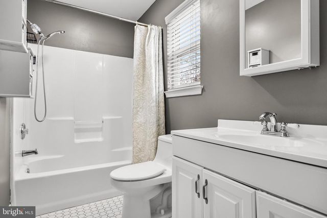 187 BERGEN AVE, West Deptford, NJ 08086