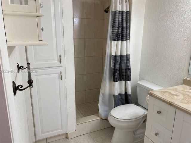 1300 W 47th Pl 118, Hialeah, FL 33012