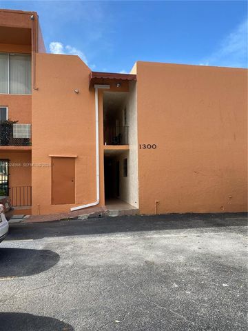1300 W 47th Pl 118, Hialeah, FL 33012