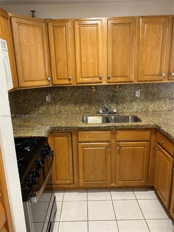 1300 W 47th Pl 118, Hialeah, FL 33012