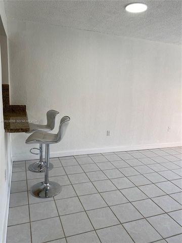 1300 W 47th Pl 118, Hialeah, FL 33012