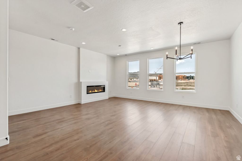 Image 3 of property listing at 10993 S FREESTONE DR #108, South Jordan, UT 84009