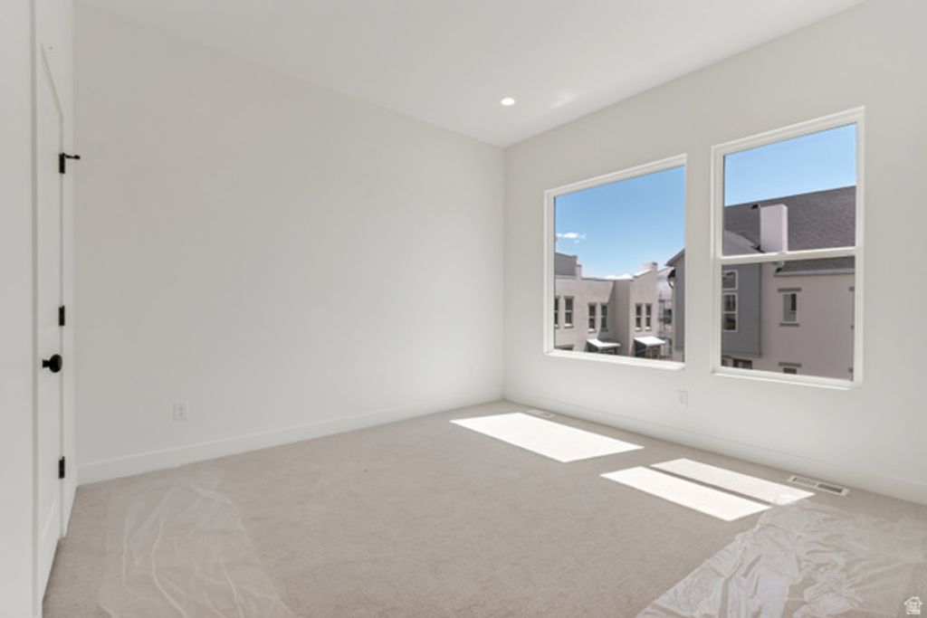 Image 5 of property listing at 10993 S FREESTONE DR #108, South Jordan, UT 84009