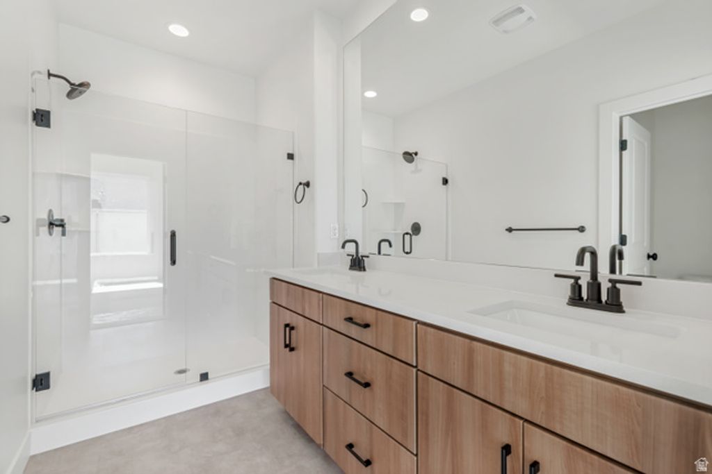 Image 7 of property listing at 10993 S FREESTONE DR #108, South Jordan, UT 84009