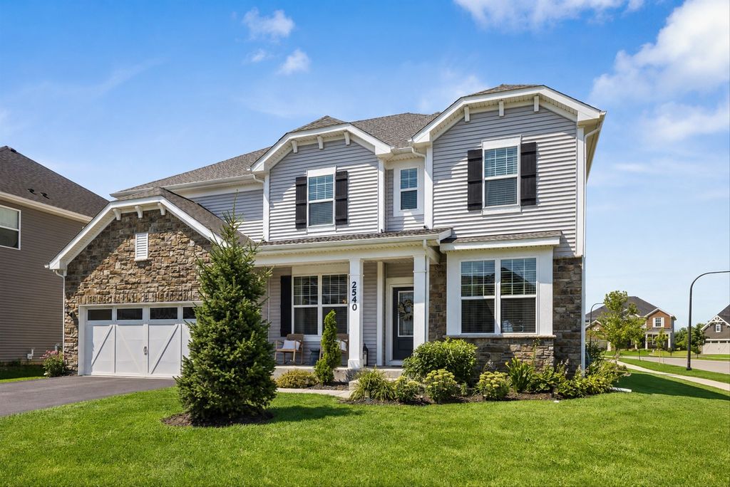 2540 Weatherbee Lane, Naperville, IL 60563