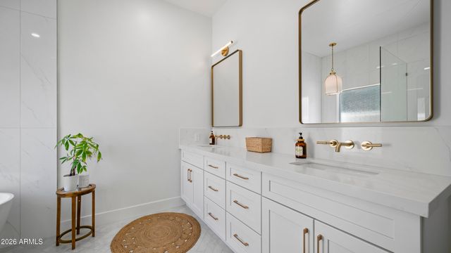5468 E LUPINE Avenue, Scottsdale, AZ 85254