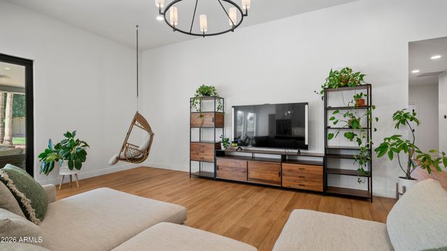 5468 E LUPINE Avenue, Scottsdale, AZ 85254