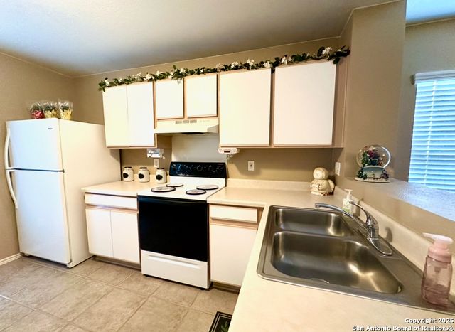 10139 Sundrop Pass, San Antonio, TX 78245
