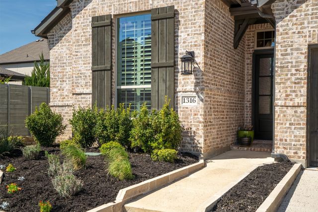 1316 16th Street, Argyle, TX 76226