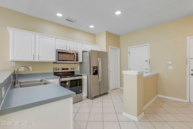 12314 MANGROVE FOREST Court, Jacksonville, FL 32218