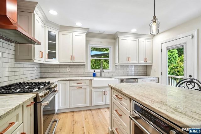 54 Davenport Avenue, Roseland, NJ 07068