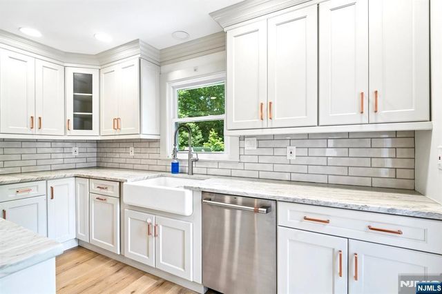 54 Davenport Avenue, Roseland, NJ 07068