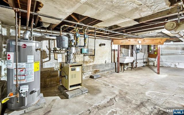 54 Davenport Avenue, Roseland, NJ 07068