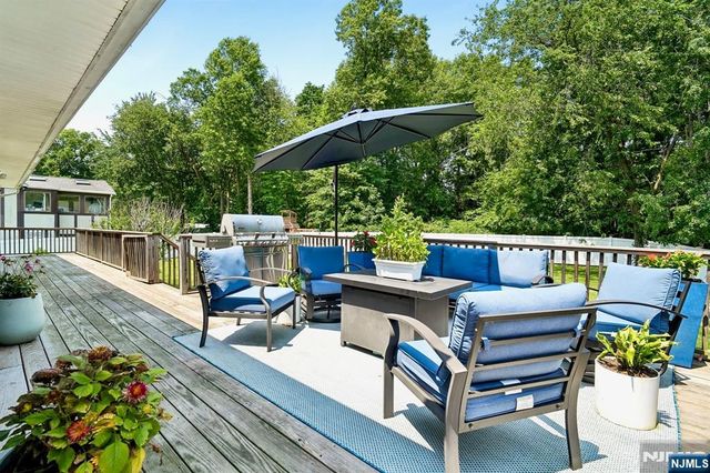 54 Davenport Avenue, Roseland, NJ 07068