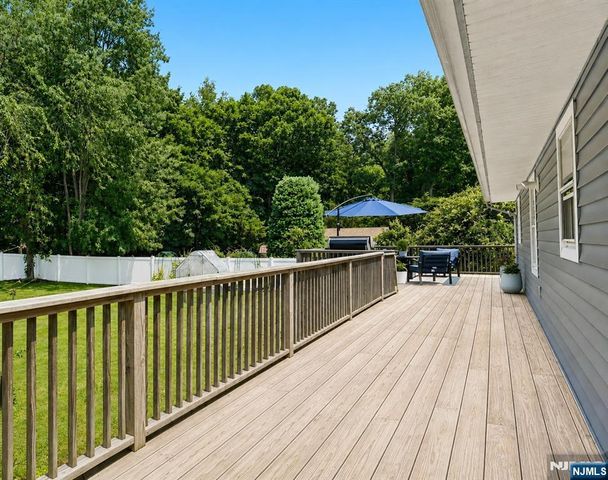54 Davenport Avenue, Roseland, NJ 07068