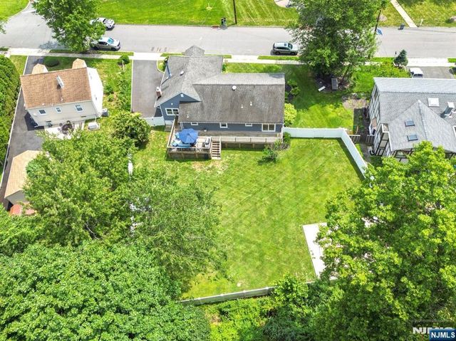 54 Davenport Avenue, Roseland, NJ 07068