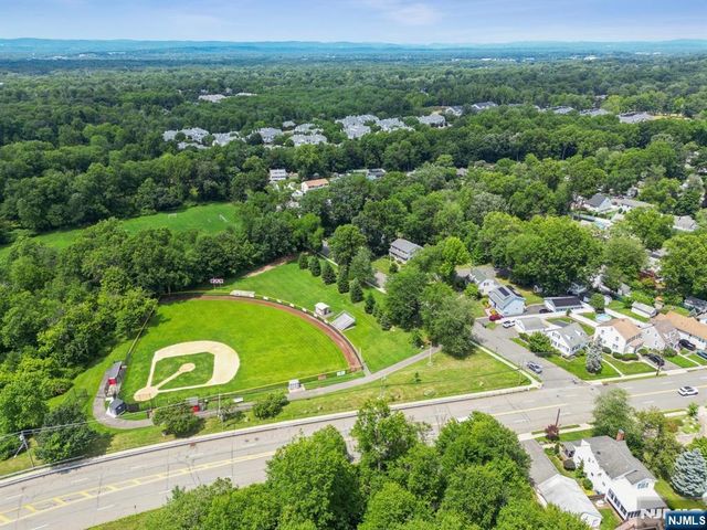 54 Davenport Avenue, Roseland, NJ 07068
