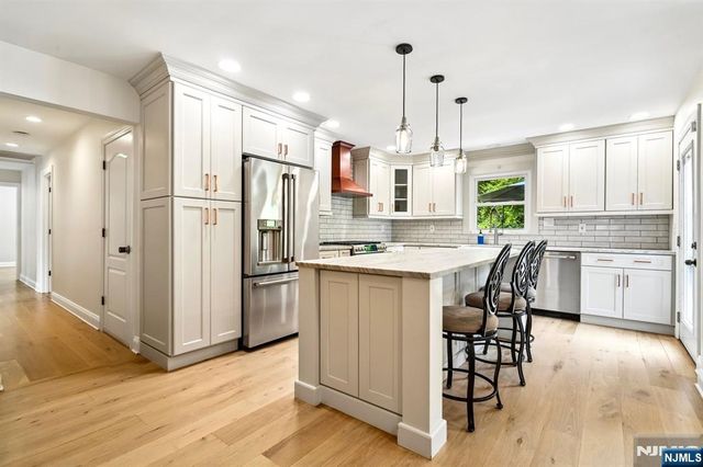 54 Davenport Avenue, Roseland, NJ 07068