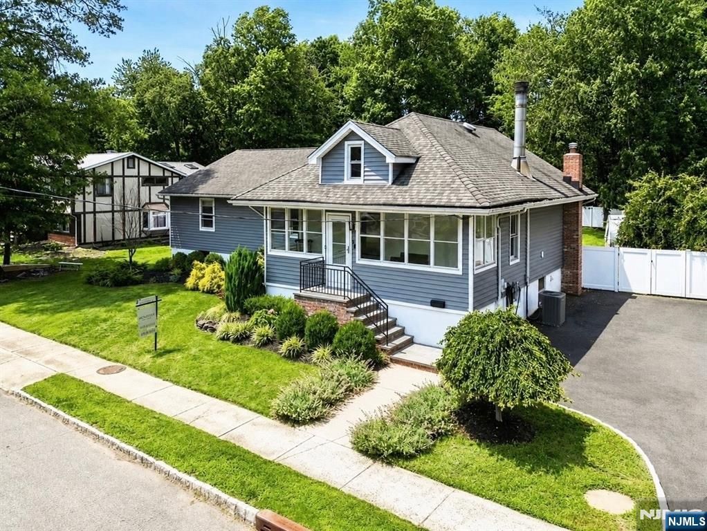 54 Davenport Avenue, Roseland, NJ 07068